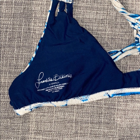 Frankies Bikinis Shibori Top Size XS (Blue/Cream) - Picture 7 of 7
